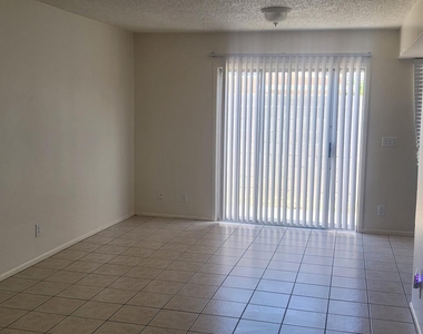 15601 N 27 Street - Photo Thumbnail 1
