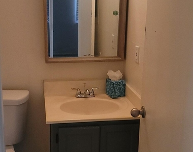 15601 N 27 Street - Photo Thumbnail 11