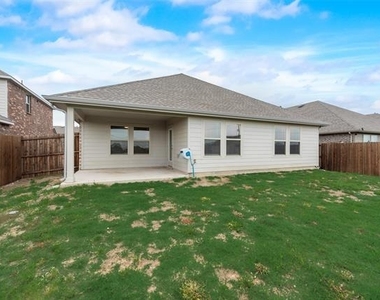 1501 Hidden Bluff Crossing - Photo Thumbnail 25