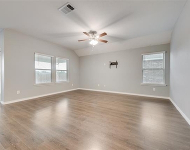 1501 Hidden Bluff Crossing - Photo Thumbnail 4