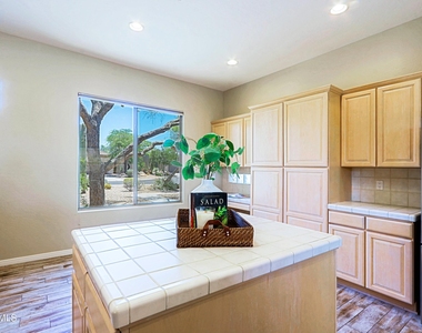 34106 N 66th Way - Photo Thumbnail 12
