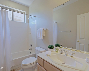 34106 N 66th Way - Photo Thumbnail 26