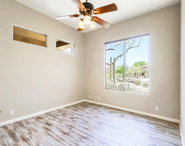 34106 N 66th Way - Photo Thumbnail 24