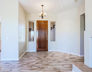 34106 N 66th Way - Photo Thumbnail 4