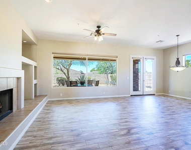 34106 N 66th Way - Photo Thumbnail 6