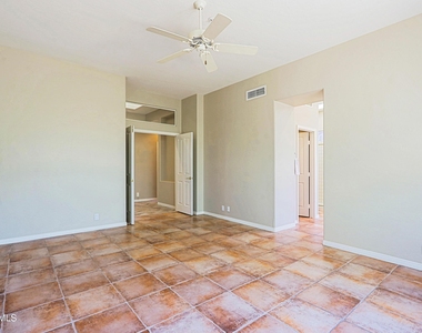 34106 N 66th Way - Photo Thumbnail 19