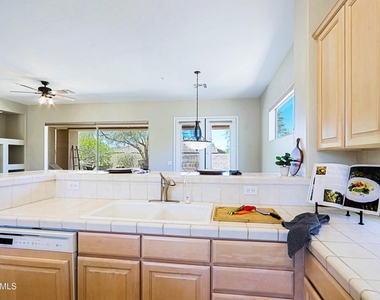 34106 N 66th Way - Photo Thumbnail 15