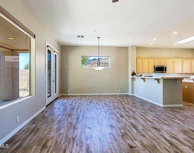 34106 N 66th Way - Photo Thumbnail 8