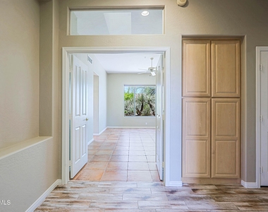 34106 N 66th Way - Photo Thumbnail 17