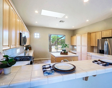 34106 N 66th Way - Photo Thumbnail 10