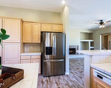 34106 N 66th Way - Photo Thumbnail 16