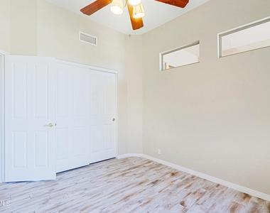 34106 N 66th Way - Photo Thumbnail 25