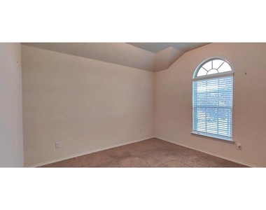 1413 Trumpet Drive - Photo Thumbnail 18