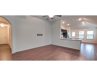 1413 Trumpet Drive - Photo Thumbnail 6