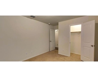 1413 Trumpet Drive - Photo Thumbnail 15