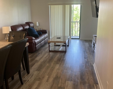 7281 Golf Colony Court - Photo Thumbnail 4