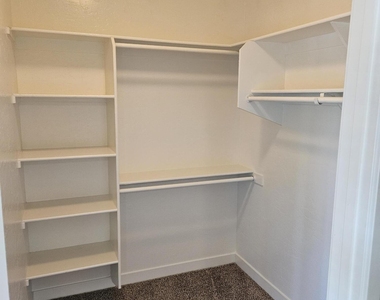 7981 E Wilshire Drive - Photo Thumbnail 6