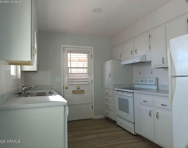 11644 N Balboa Drive - Photo Thumbnail 9