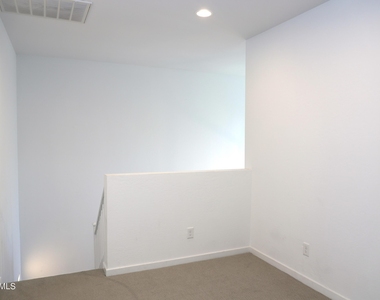901 S Smith Road - Photo Thumbnail 21