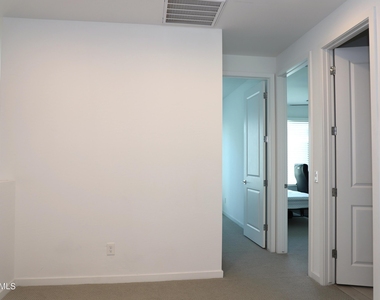 901 S Smith Road - Photo Thumbnail 20