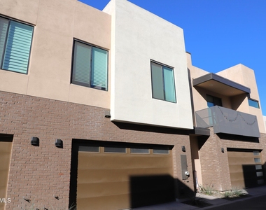 901 S Smith Road - Photo Thumbnail 1