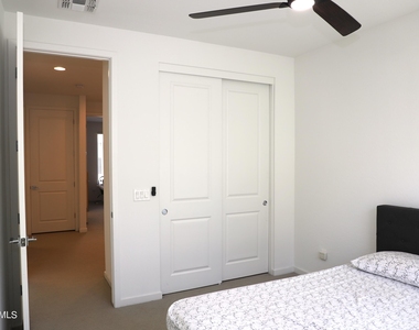 901 S Smith Road - Photo Thumbnail 25