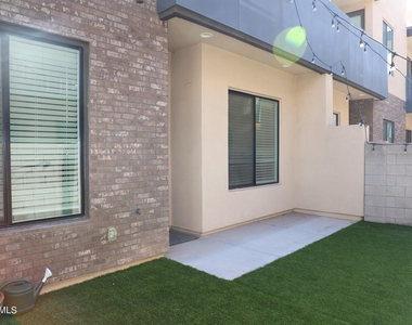 901 S Smith Road - Photo Thumbnail 41