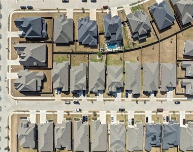 2614 High Bluff Drive - Photo Thumbnail 3