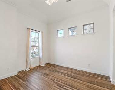 2614 High Bluff Drive - Photo Thumbnail 5