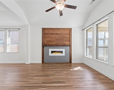 2614 High Bluff Drive - Photo Thumbnail 15