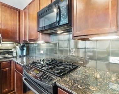 500 Throckmorton Street - Photo Thumbnail 10