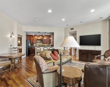500 Throckmorton Street - Photo Thumbnail 3