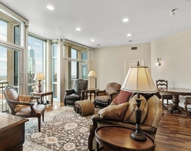 500 Throckmorton Street - Photo Thumbnail 5
