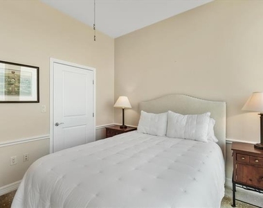 500 Throckmorton Street - Photo Thumbnail 16