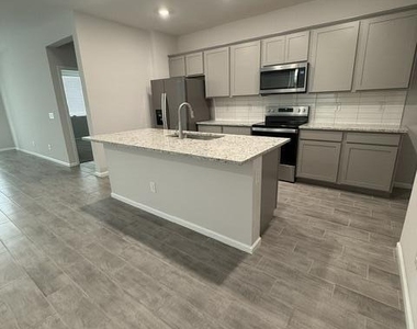 1730 S 246th Lane - Photo Thumbnail 3