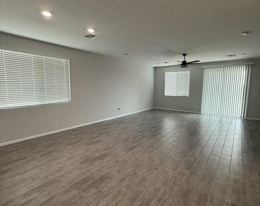 1730 S 246th Lane - Photo Thumbnail 7