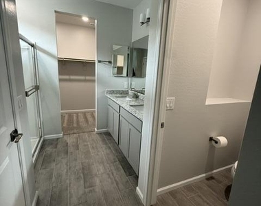 1730 S 246th Lane - Photo Thumbnail 11