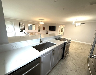 916 Savannas Point Drive - Photo Thumbnail 9