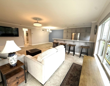 916 Savannas Point Drive - Photo Thumbnail 3
