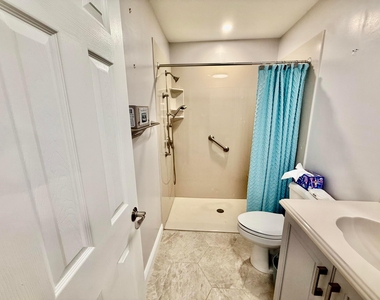 916 Savannas Point Drive - Photo Thumbnail 16