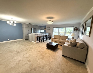 916 Savannas Point Drive - Photo Thumbnail 12