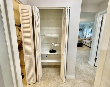 916 Savannas Point Drive - Photo Thumbnail 21