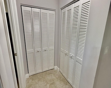 916 Savannas Point Drive - Photo Thumbnail 22