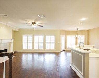 2712 Northview Drive - Photo Thumbnail 5