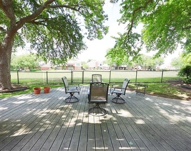 2712 Northview Drive - Photo Thumbnail 26