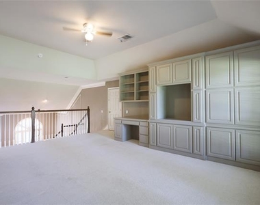 2712 Northview Drive - Photo Thumbnail 19