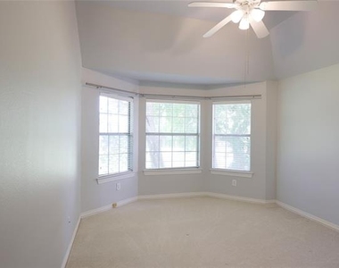 2712 Northview Drive - Photo Thumbnail 24