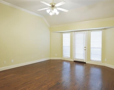 2712 Northview Drive - Photo Thumbnail 11