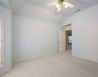 2712 Northview Drive - Photo Thumbnail 21