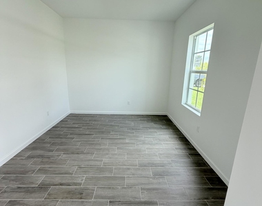 2907 Spanish Cedar Place - Photo Thumbnail 4